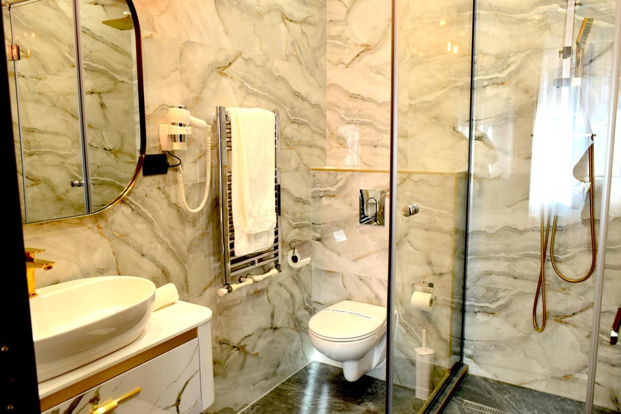 5 Continents Hotel 4*