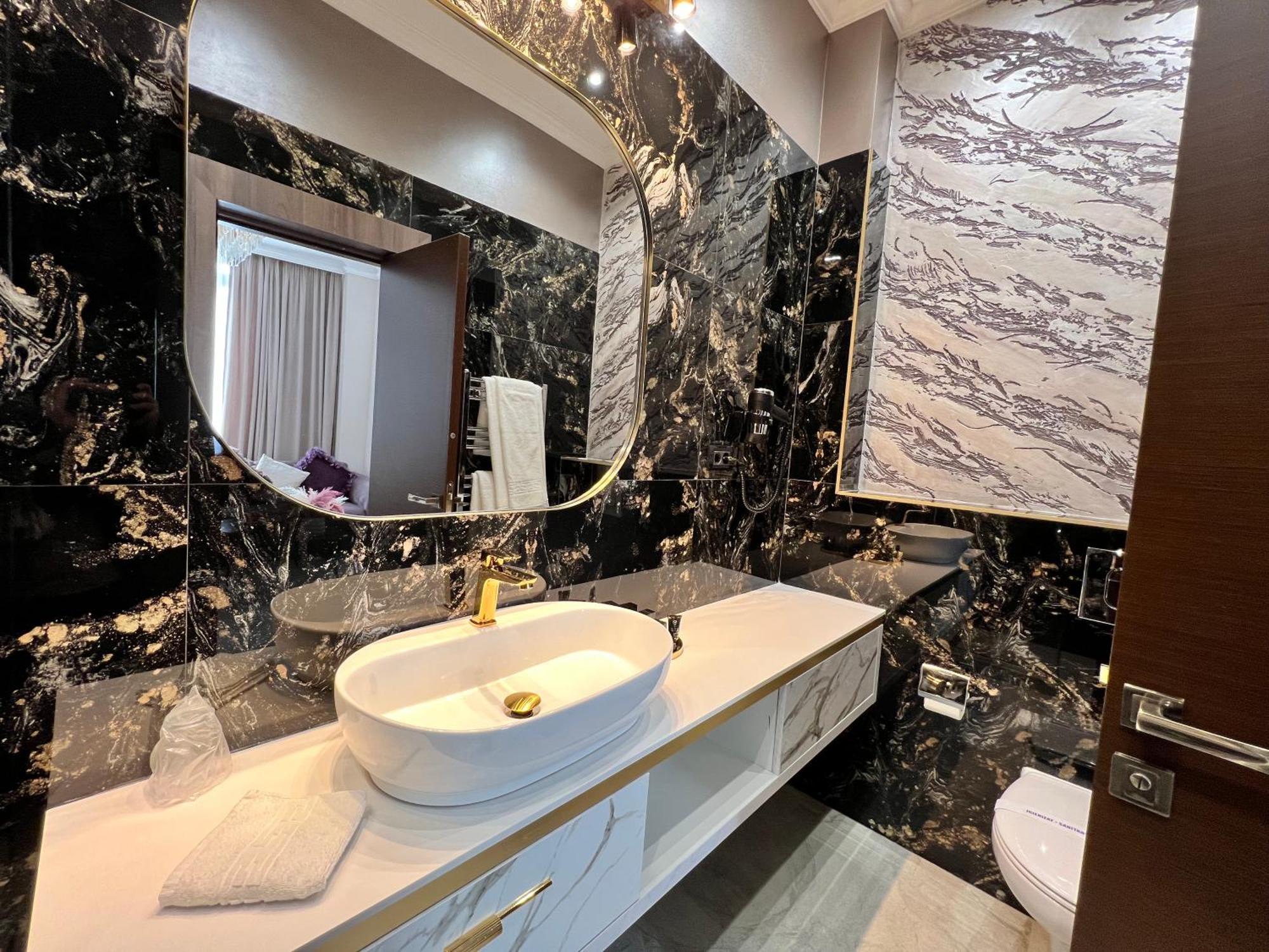 5 Continents Hotel 4*